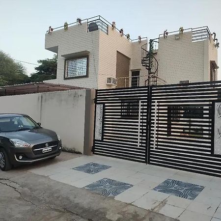 Siya Villa Ujjain Ngoại thất bức ảnh