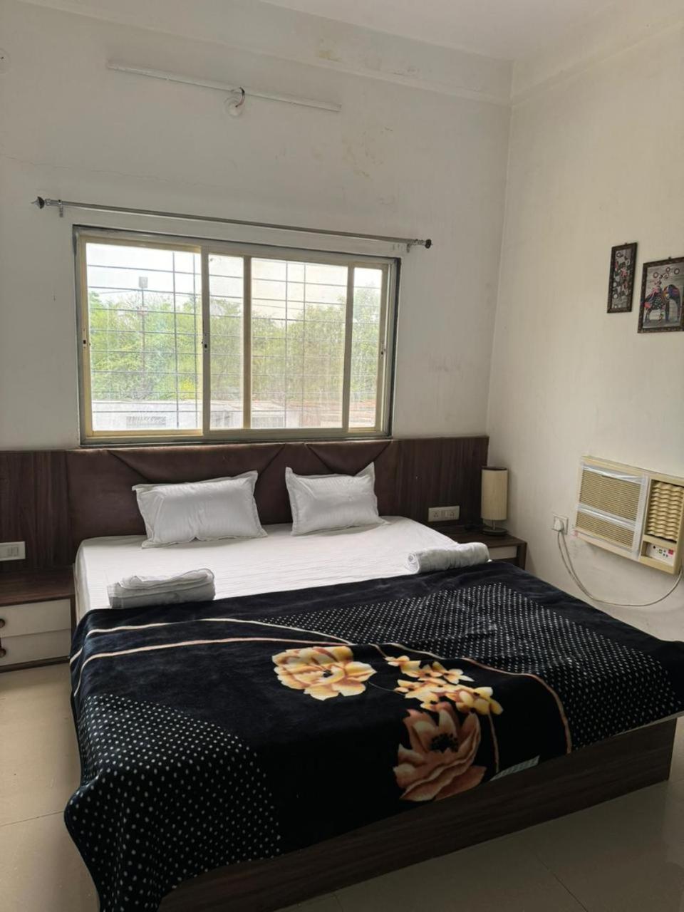 Siya Villa Ujjain Ngoại thất bức ảnh