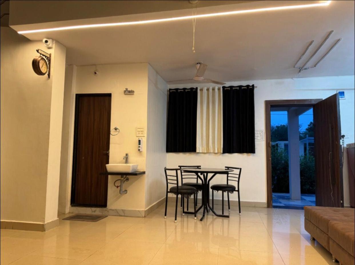 Siya Villa Ujjain Ngoại thất bức ảnh
